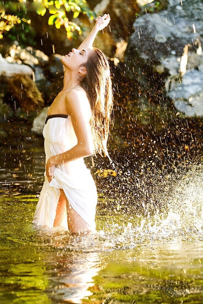 Marie Avgeropoulos in Shaoyang