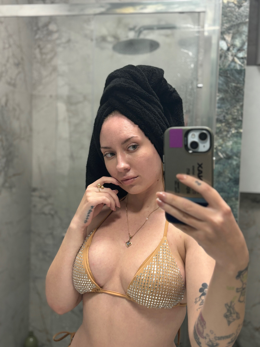 Nude girl KateV in Shaoyang