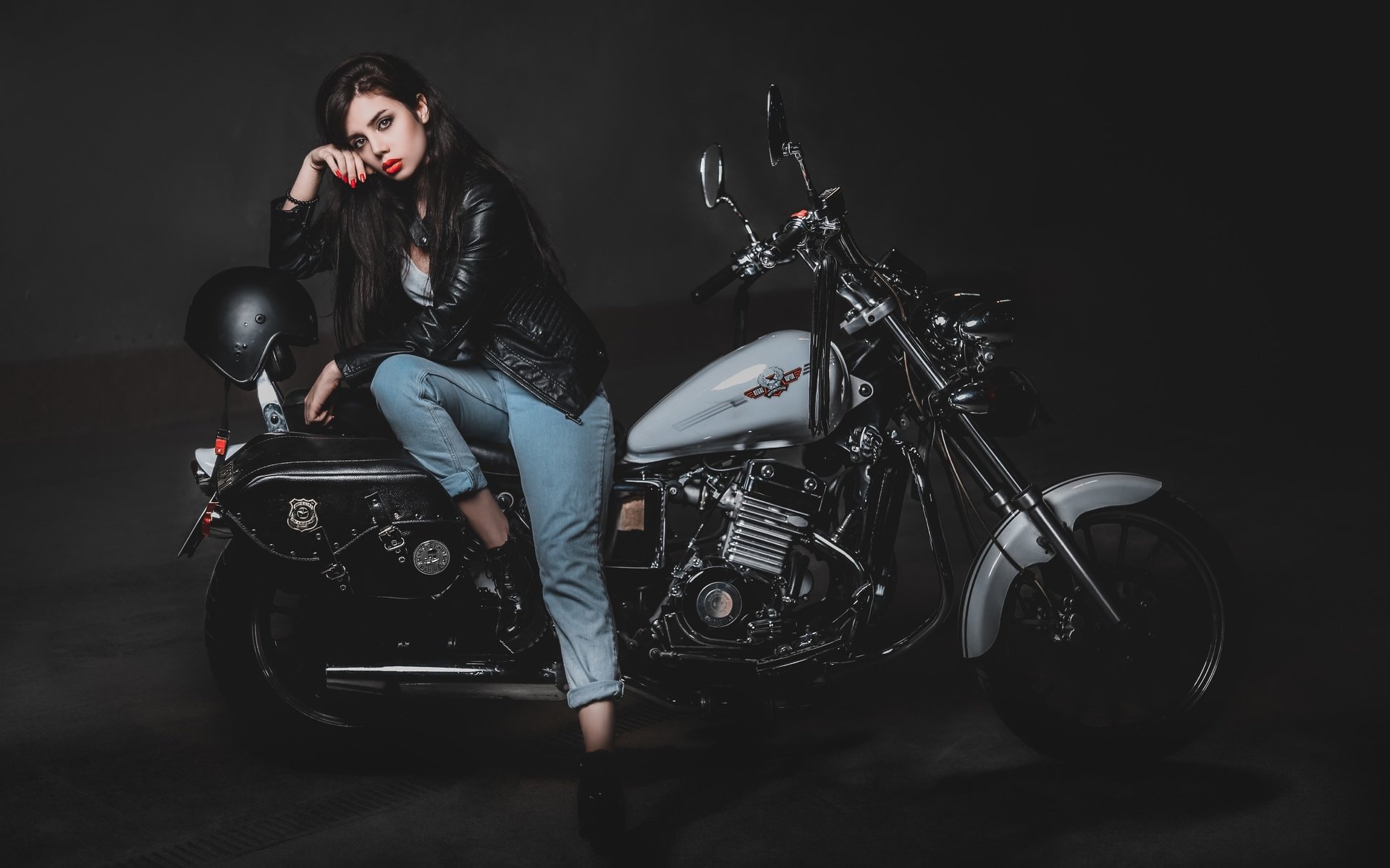 Biker girls: style and drive in Shaoyang