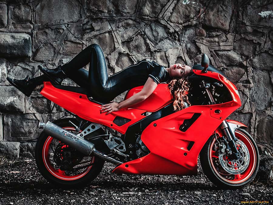 Beautiful girl Beautiful girls and motorcycles in Shaoyang