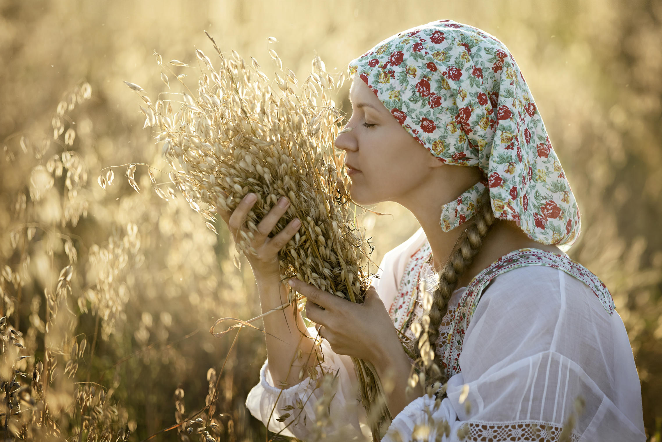 Photo Women in Slavic costumes in Shaoyang