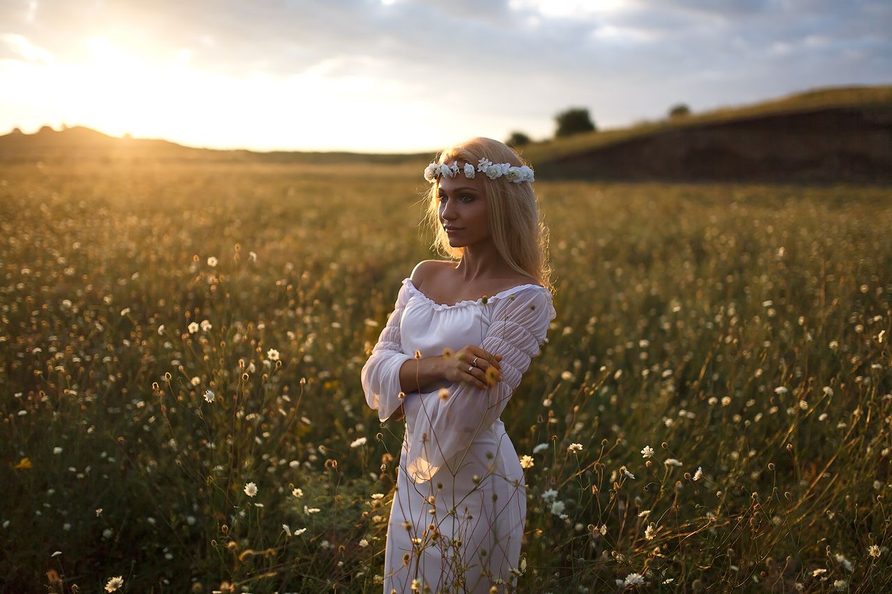 Girls in Slavic costumes in Shaoyang