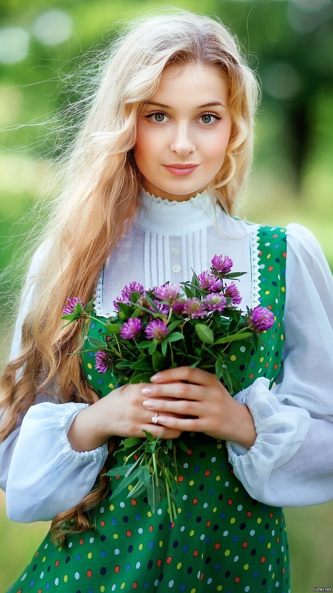 Girls in Slavic costumes in Shaoyang