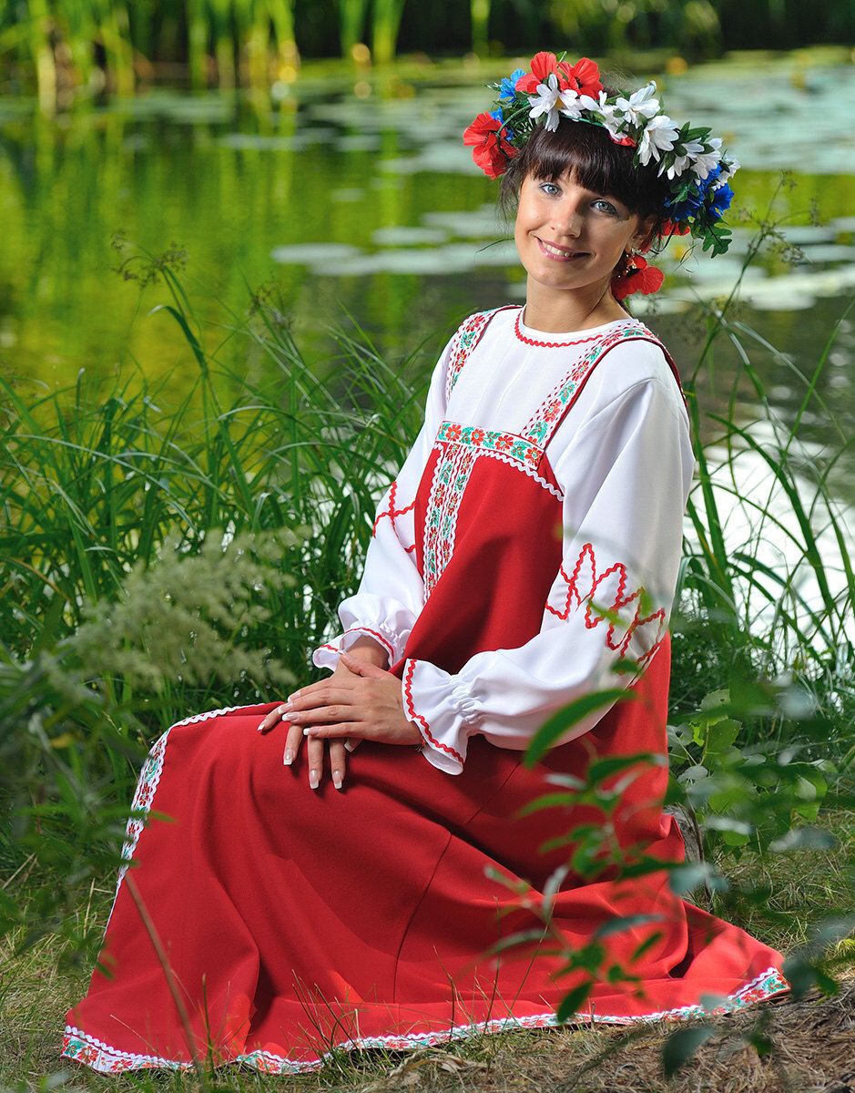 Beautiful girl Girls in Slavic costumes in Shaoyang